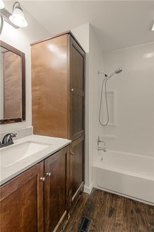 Photo 19 of 27 - 6730 Hawthorne Avenue