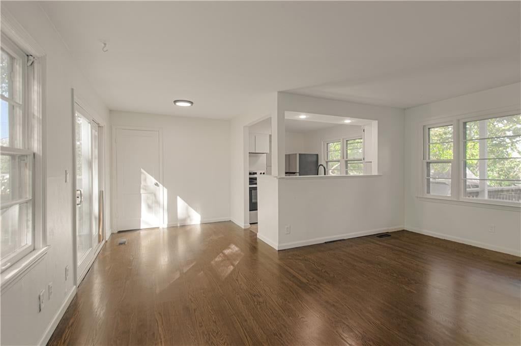 Photo 5 of 27 - 6730 Hawthorne Avenue