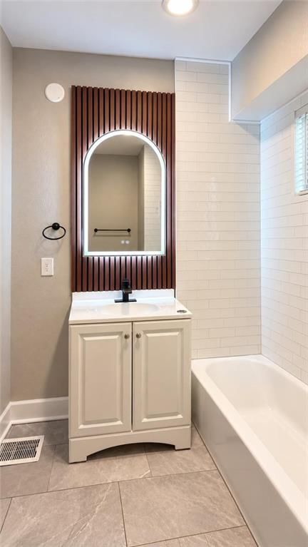 Photo 21 of 22 - 3942 Flora Avenue, Kansas City, MO 64110