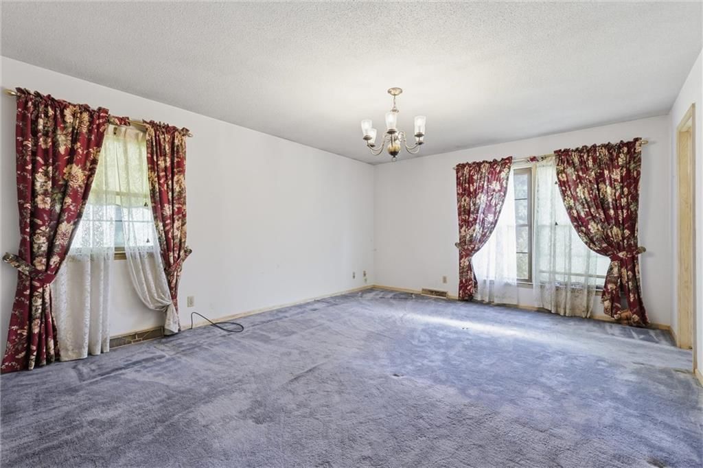 Carpet at 9209 W 47th Street, Merriam, KS 66203