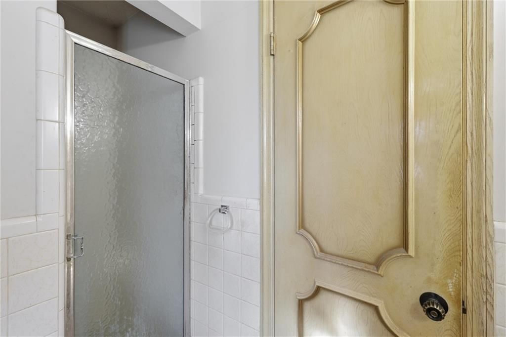Tiled shower at 9209 W 47th Street, Merriam, KS 66203
