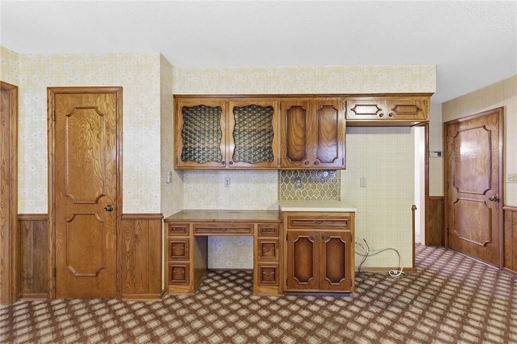 Photo 16 of 60 - 9209 W 47th Street, Merriam, KS 66203