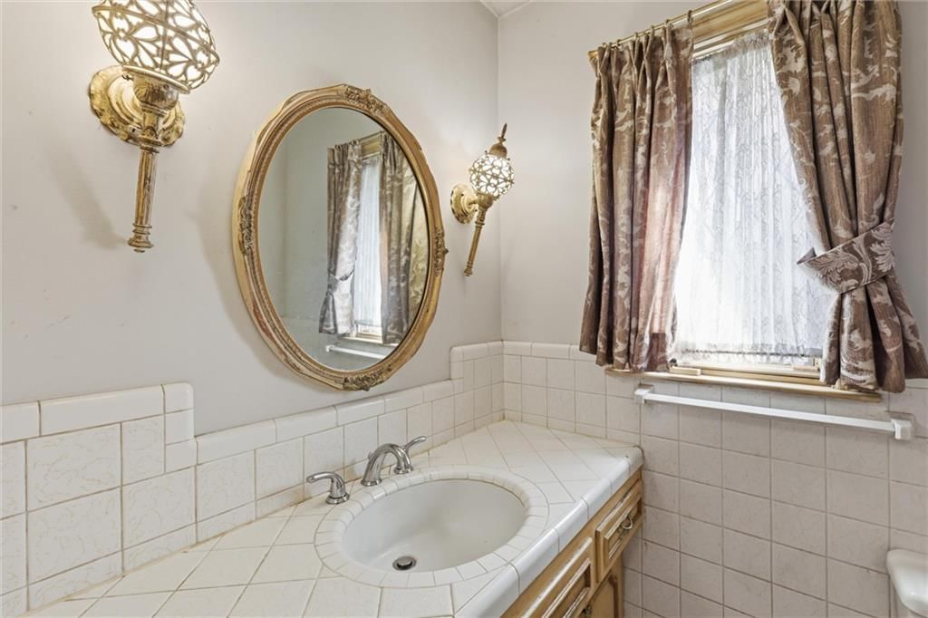 Photo 27 of 60 - 9209 W 47th Street, Merriam, KS 66203