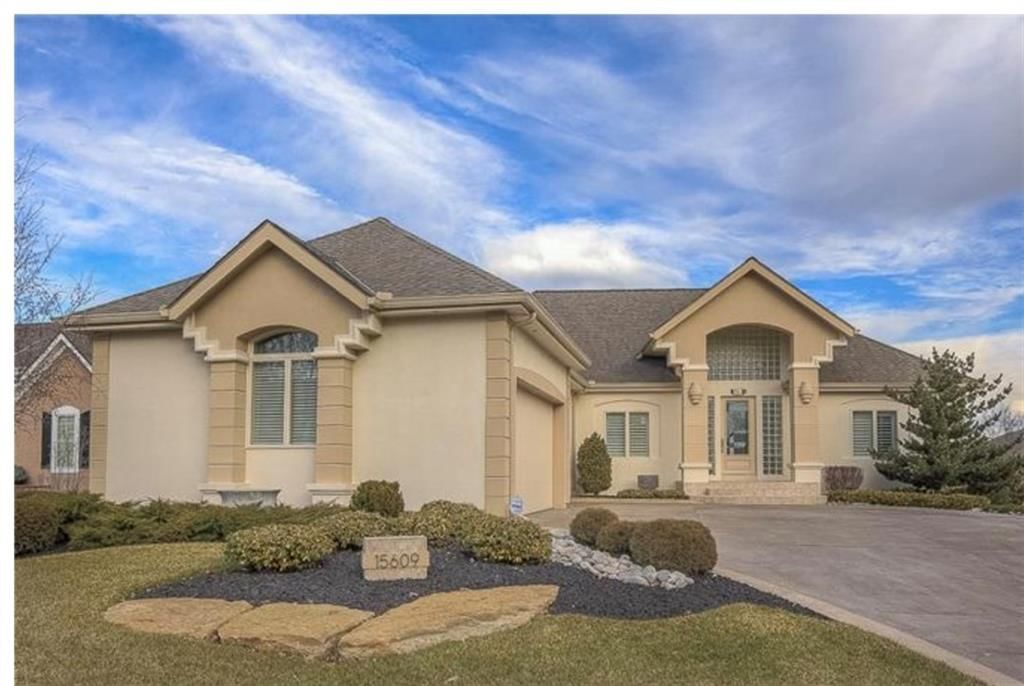 15609 Pawnee Lane, Overland Park, KS