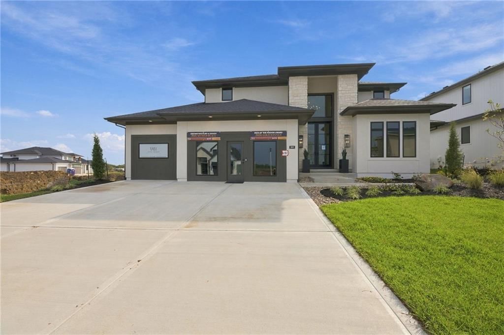 17605 Carter Street, Overland Park, KS