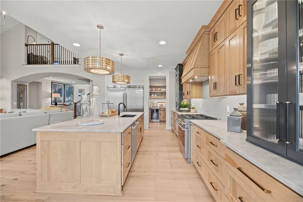 Photo 14 of 42 - 17605 Carter Street, Overland Park, KS 66221