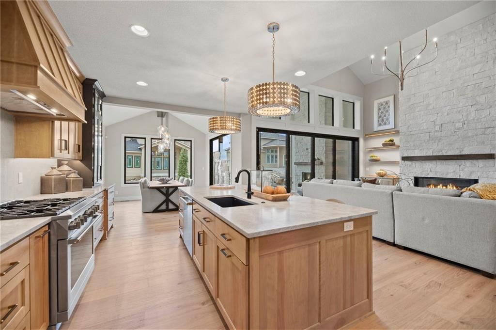 Photo 15 of 42 - 17605 Carter Street, Overland Park, KS 66221