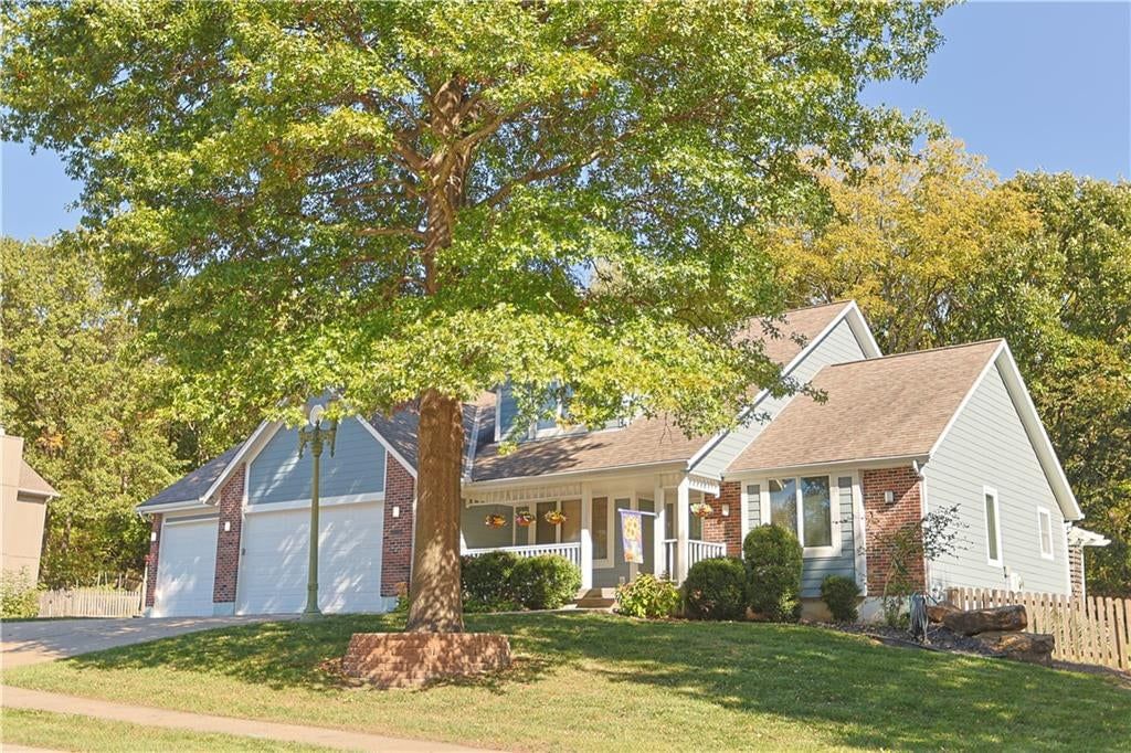 5101 S Tierney Court, Independence, MO: listing photo 2