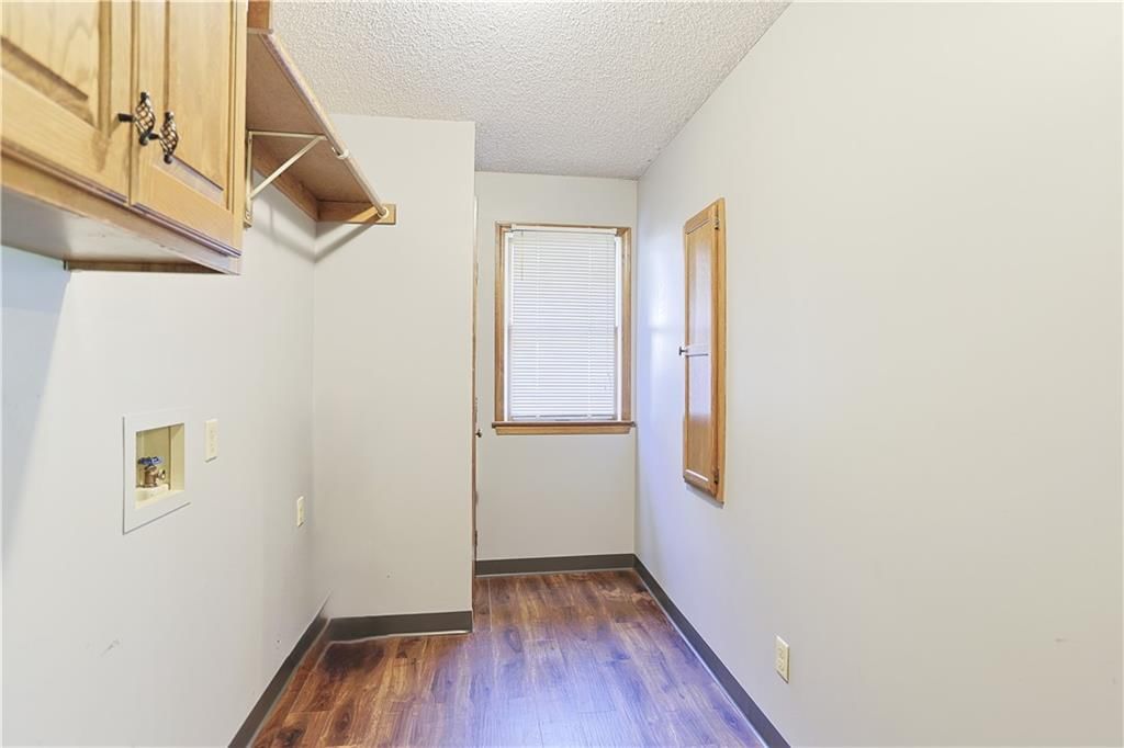 Photo 14 of 45 - 5101 S Tierney Court