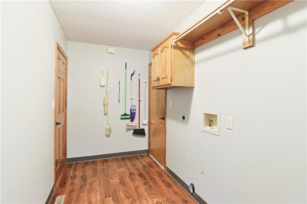 Photo 15 of 45 - 5101 S Tierney Court