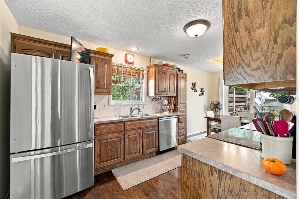 2405 Woodhaven Lane SW, Lee's Summit, MO: listing photo 3