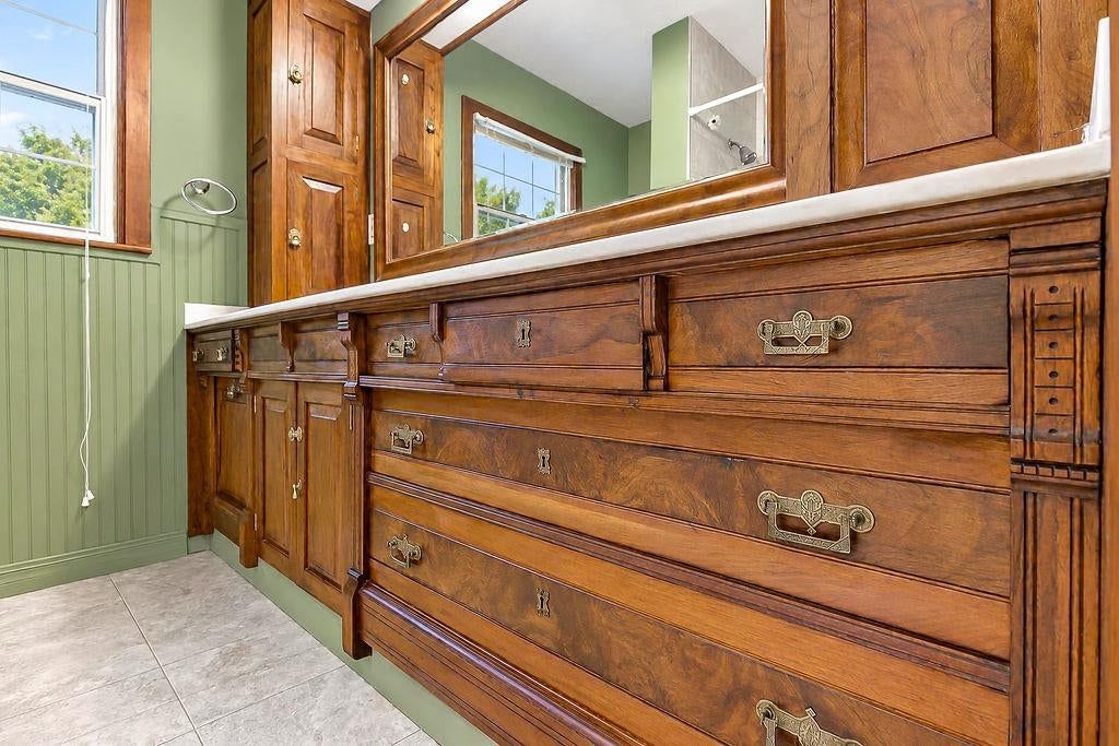 Photo 21 of 33 - 622 Walnut Street, Liberty, MO 64068