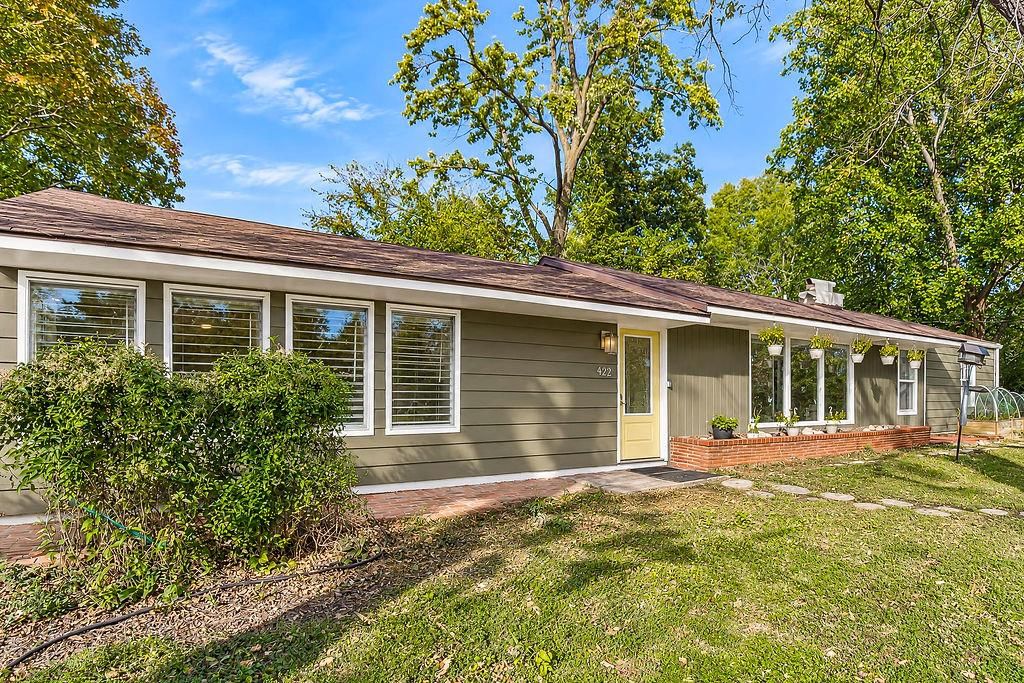 Photo 26 of 33 - 622 Walnut Street, Liberty, MO 64068