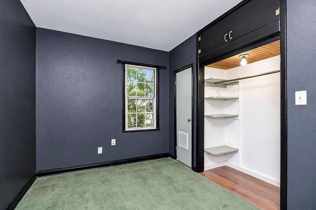 Carpet at 622 Walnut Street, Liberty, MO 64068