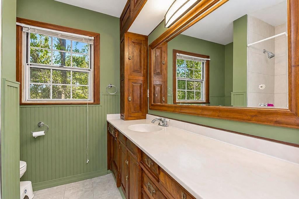 Tiled shower at 622 Walnut Street, Liberty, MO 64068