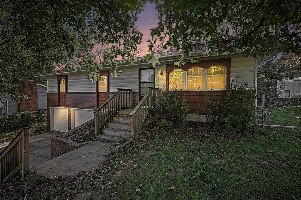3621 NE 57th Terrace, Kansas City, MO: listing photo 2