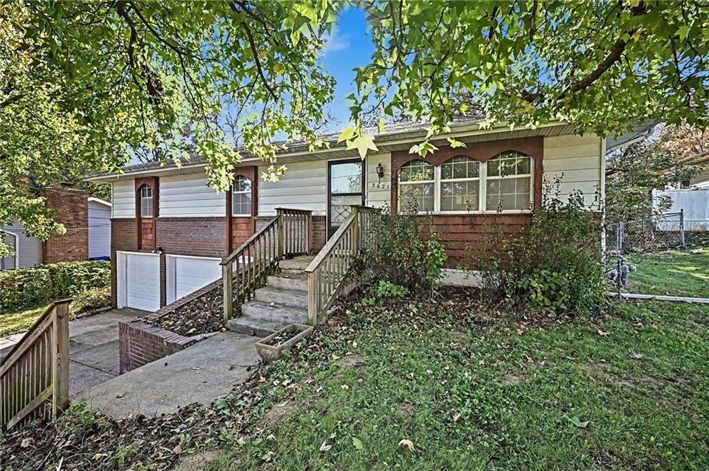 3621 NE 57th Terrace, Kansas City, MO: listing photo 3