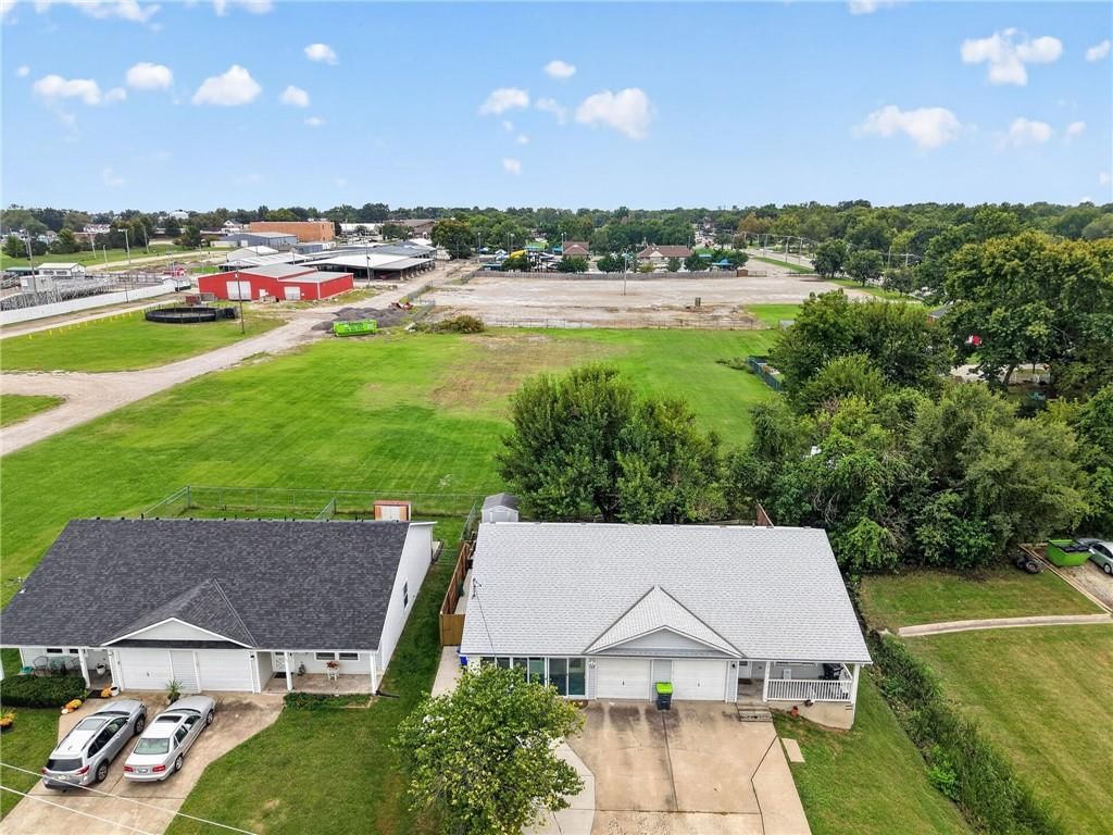 Photo 6 of 38 - 123 E Madison Street, Gardner, KS 66030