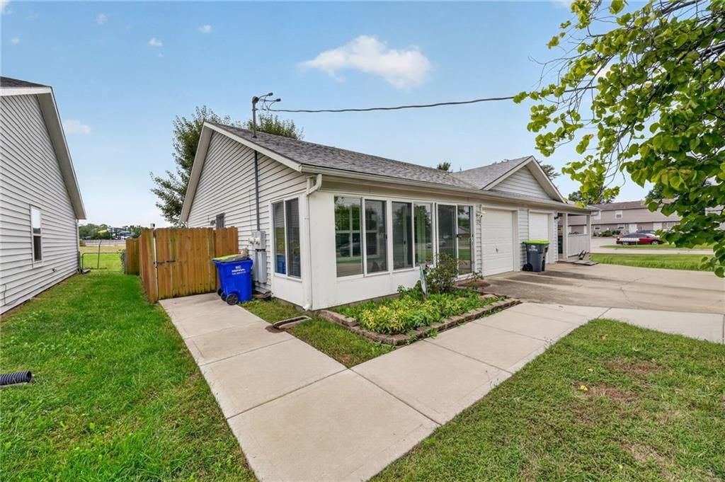 123 E Madison Street, Gardner, KS: listing photo 2