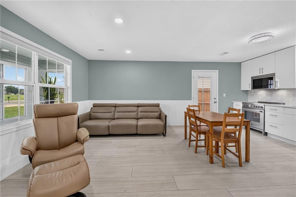 Photo 15 of 38 - 123 E Madison Street, Gardner, KS 66030