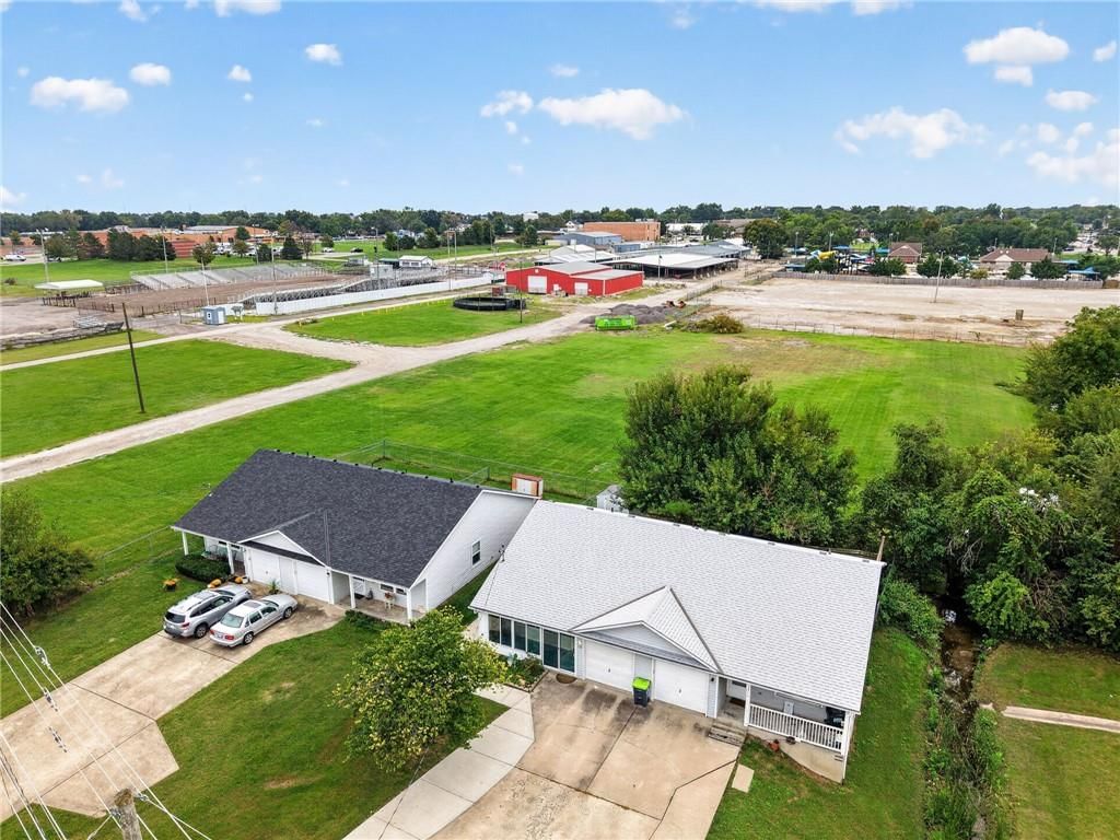 Photo 5 of 38 - 123 E Madison Street, Gardner, KS 66030
