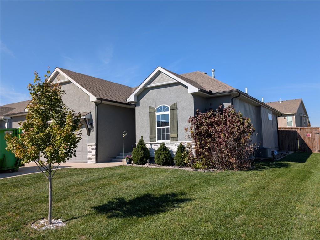 9602 N Lenox Avenue, Kansas City, MO: listing photo 3