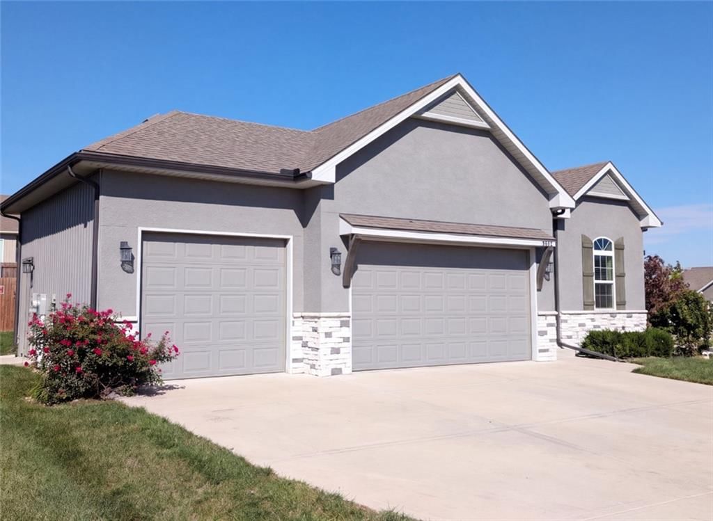 9602 N Lenox Avenue, Kansas City, MO: listing photo 2
