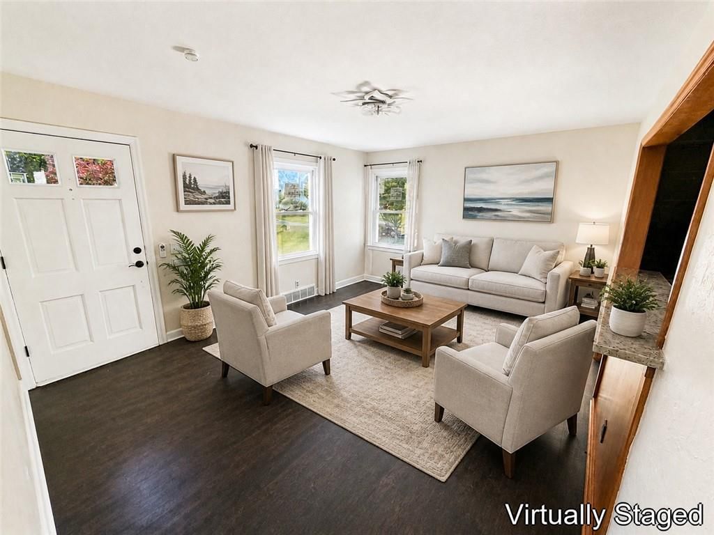 7523 Marty Street, Overland Park, KS: listing photo 3