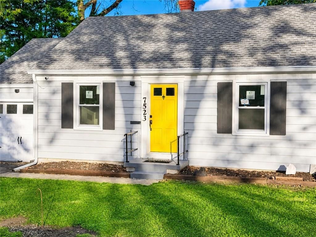 7523 Marty Street, Overland Park, KS: listing photo 2