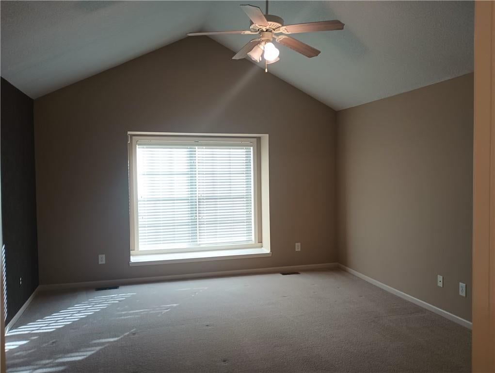 Photo 16 of 24 - 14121 W 152nd Terrace #4003, Olathe, KS 66062