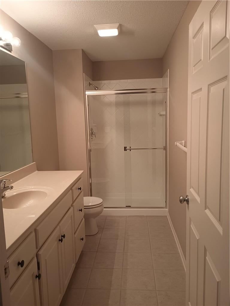 Tile floors at 14121 W 152nd Terrace #4003, Olathe, KS 66062
