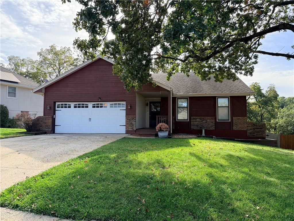 2600 SW Morningside Drive, Blue Springs, MO