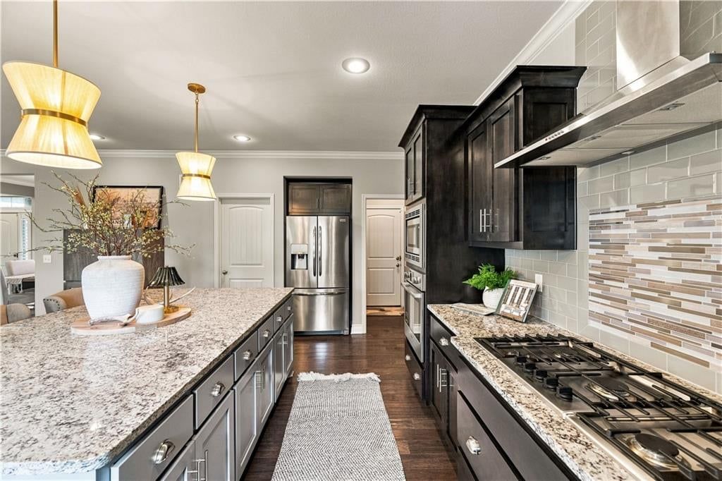 Photo 19 of 51 - 8810 W 165th Terrace, Overland Park, KS 66085