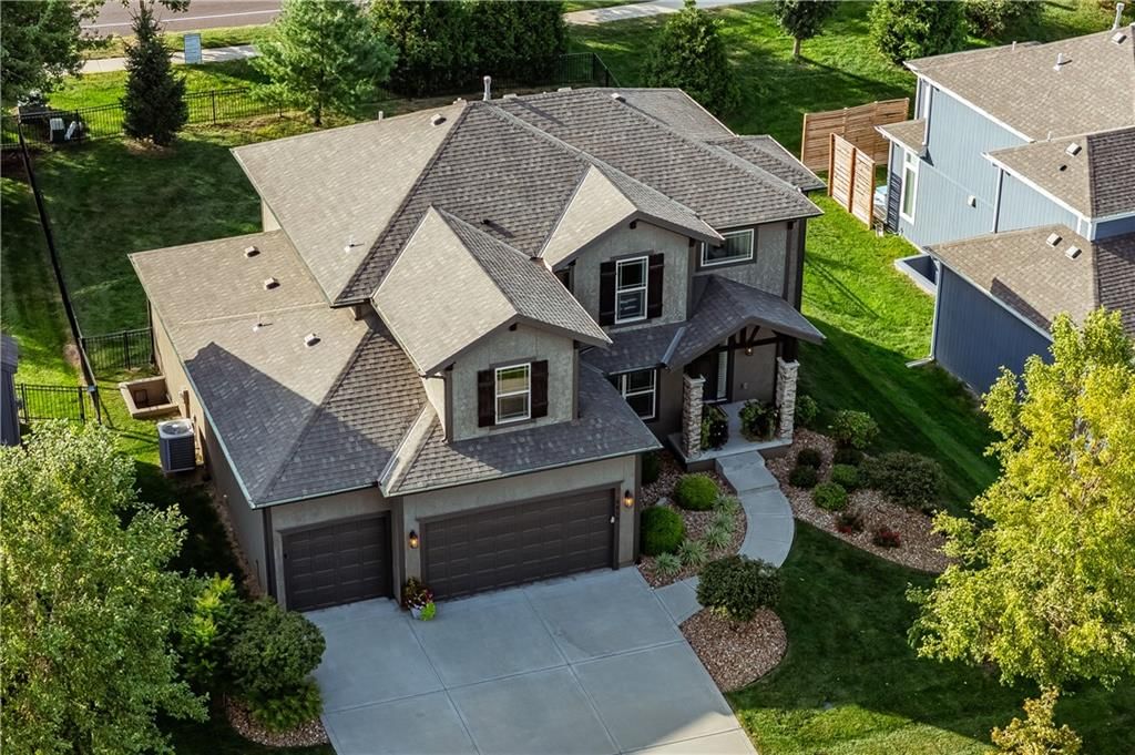 Photo 46 of 51 - 8810 W 165th Terrace, Overland Park, KS 66085