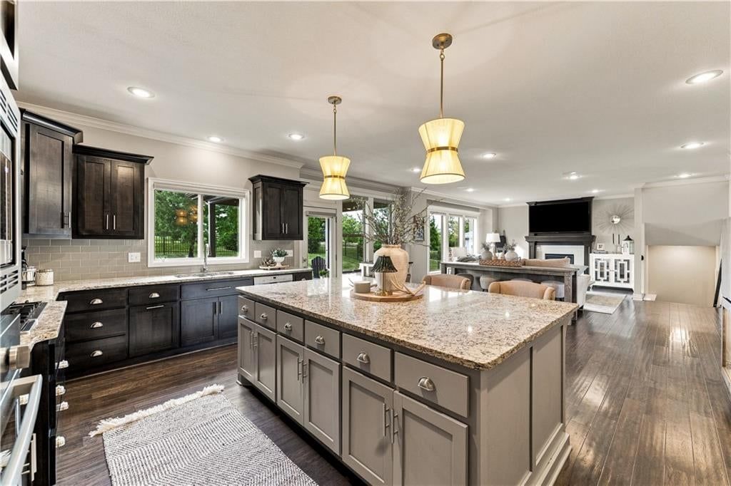 Photo 18 of 51 - 8810 W 165th Terrace, Overland Park, KS 66085