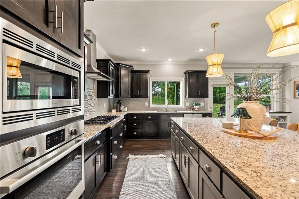 Photo 16 of 51, 8810 W 165th Terrace, Overland Park, KS 66085