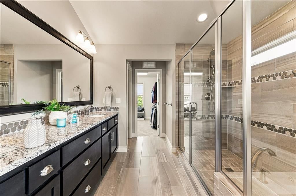 Photo 34 of 51, 8810 W 165th Terrace, Overland Park, KS 66085