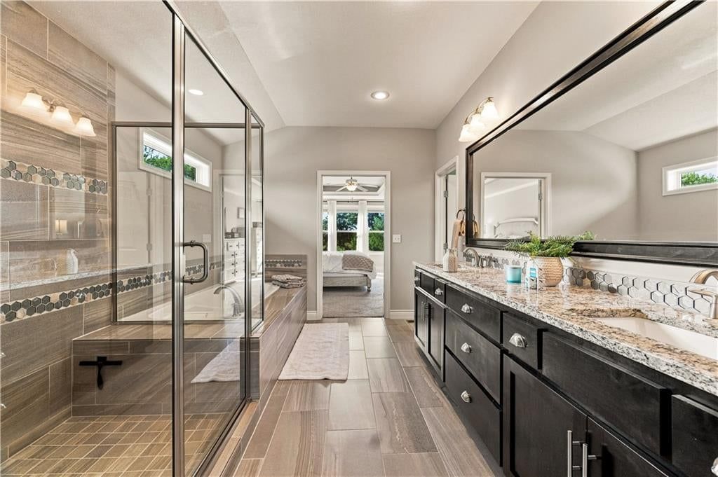 Photo 35 of 51 - 8810 W 165th Terrace, Overland Park, KS 66085