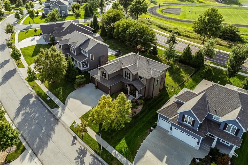 Photo 43 of 51 - 8810 W 165th Terrace, Overland Park, KS 66085
