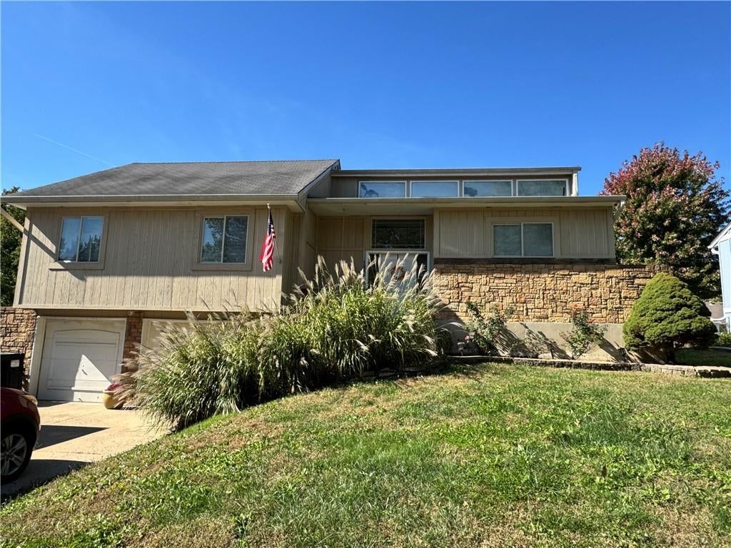 13036 S Raintree Drive, Olathe, KS