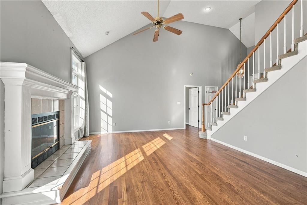 Photo 5 of 36 - 18107 E 51st Street Court, Independence, MO 64055