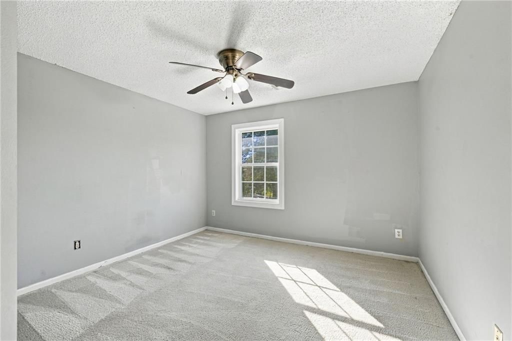 Carpet at 18107 E 51st Street Court, Independence, MO 64055