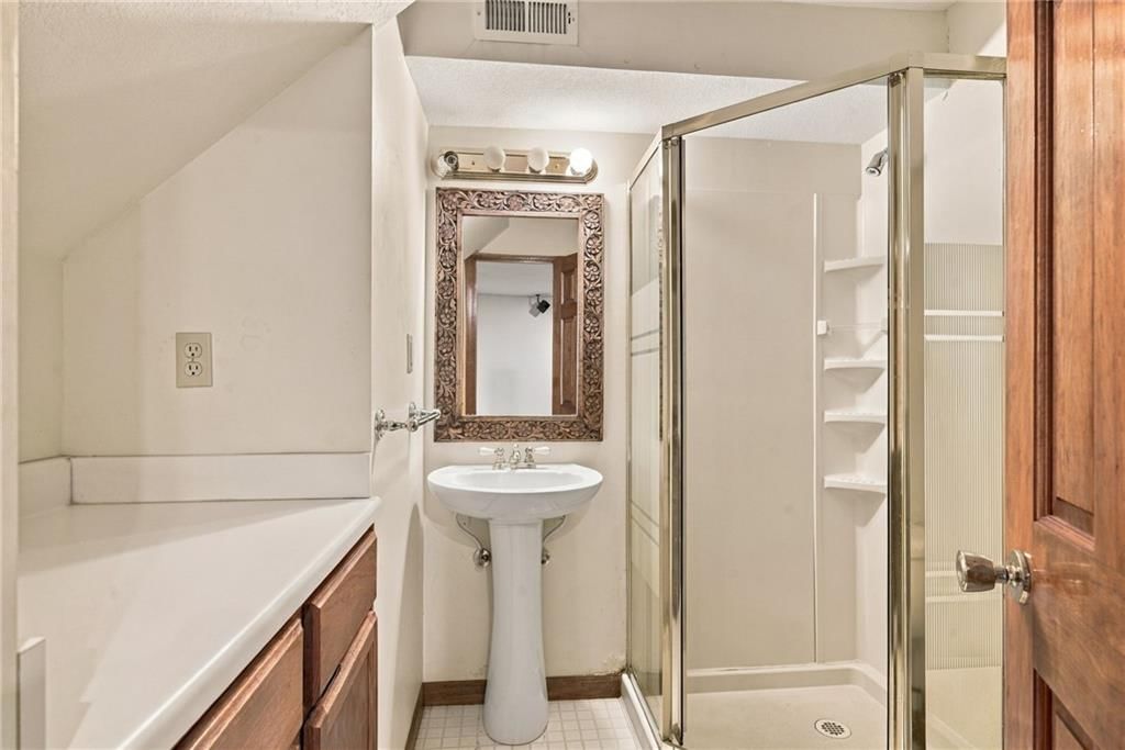 Photo 26 of 36 - 18107 E 51st Street Court, Independence, MO 64055