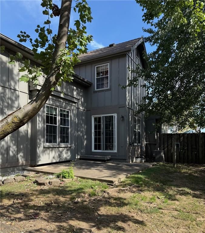 9209 W 121st Terrace, Overland Park, KS: listing photo 3