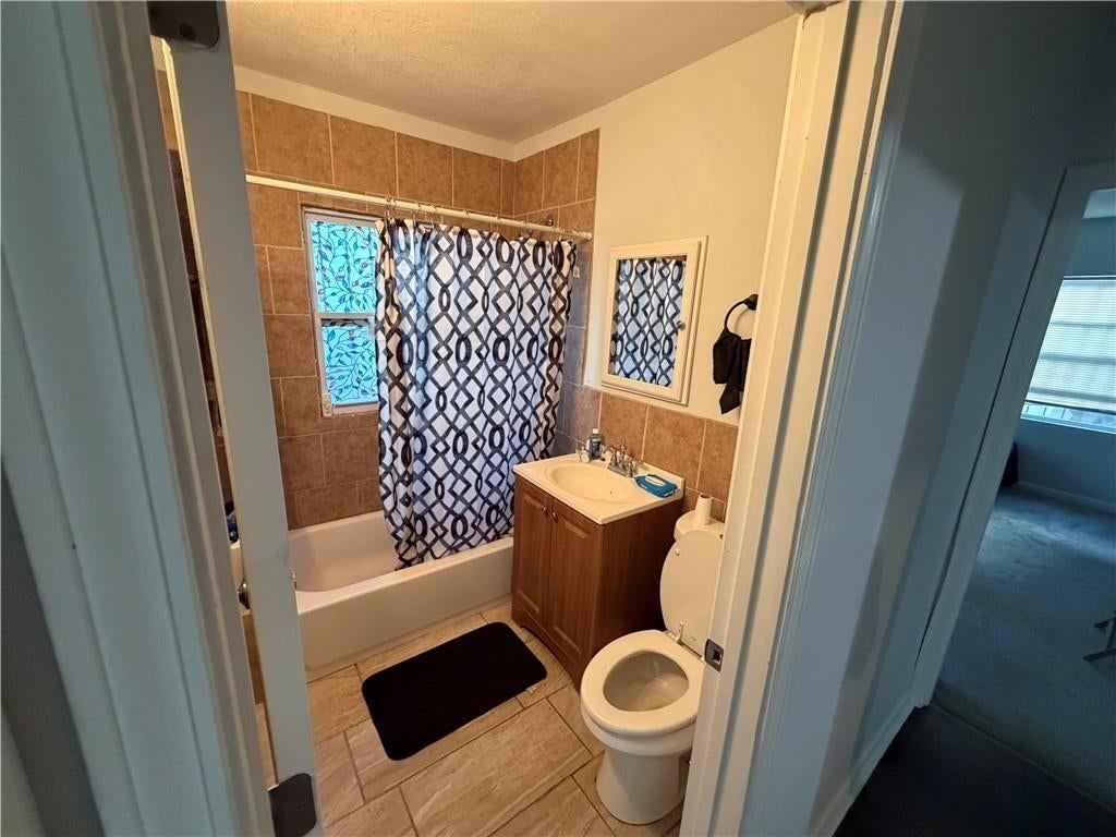 Photo 6 of 24 - 6664 Paseo Boulevard, Kansas City, MO 64132