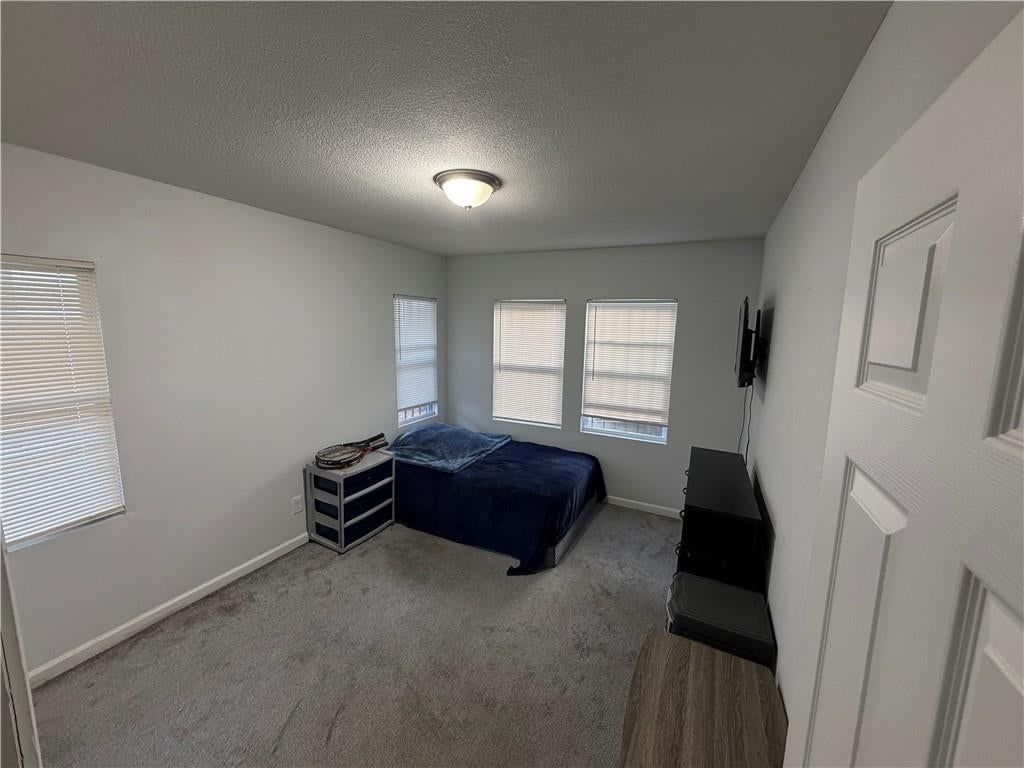 Photo 7 of 24 - 6664 Paseo Boulevard, Kansas City, MO 64132