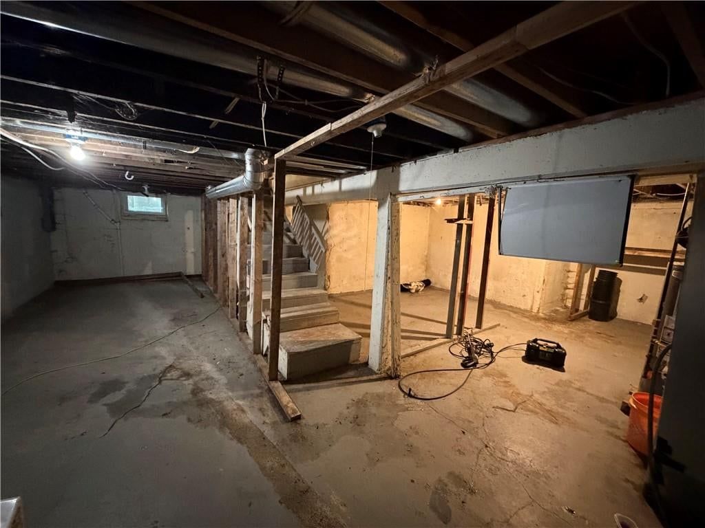 Photo 14 of 24 - 6664 Paseo Boulevard, Kansas City, MO 64132
