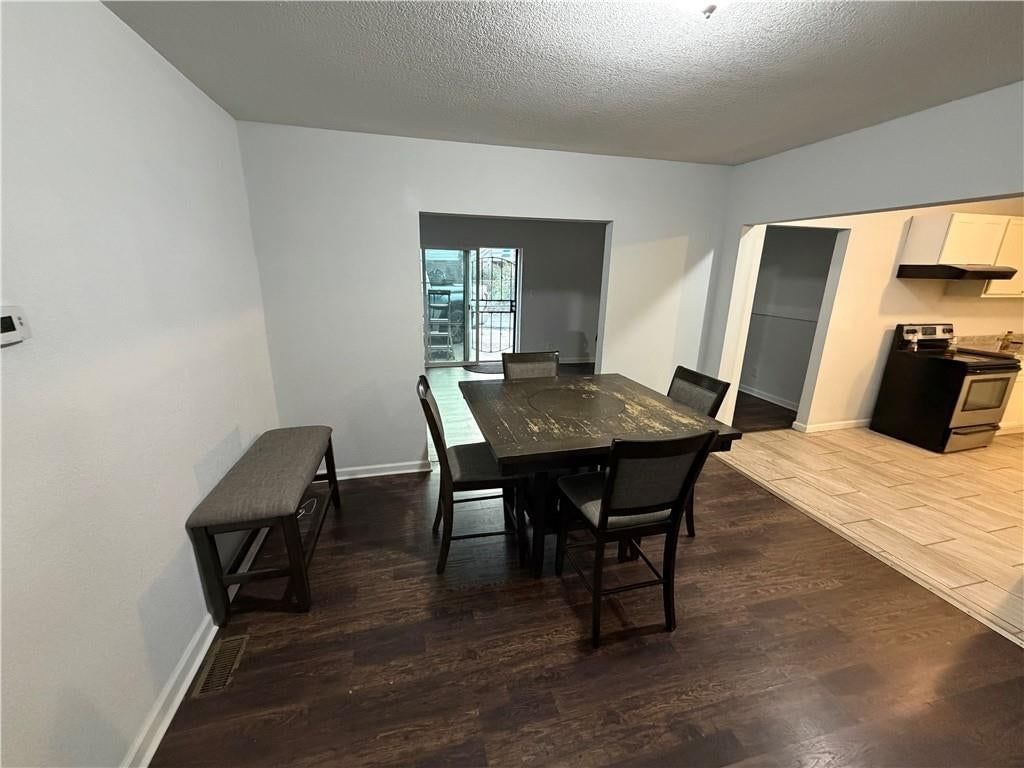 Photo 20 of 24 - 6664 Paseo Boulevard, Kansas City, MO 64132