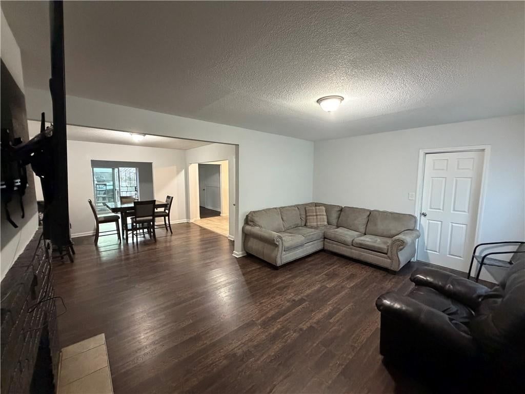 Photo 9 of 24 - 6664 Paseo Boulevard, Kansas City, MO 64132