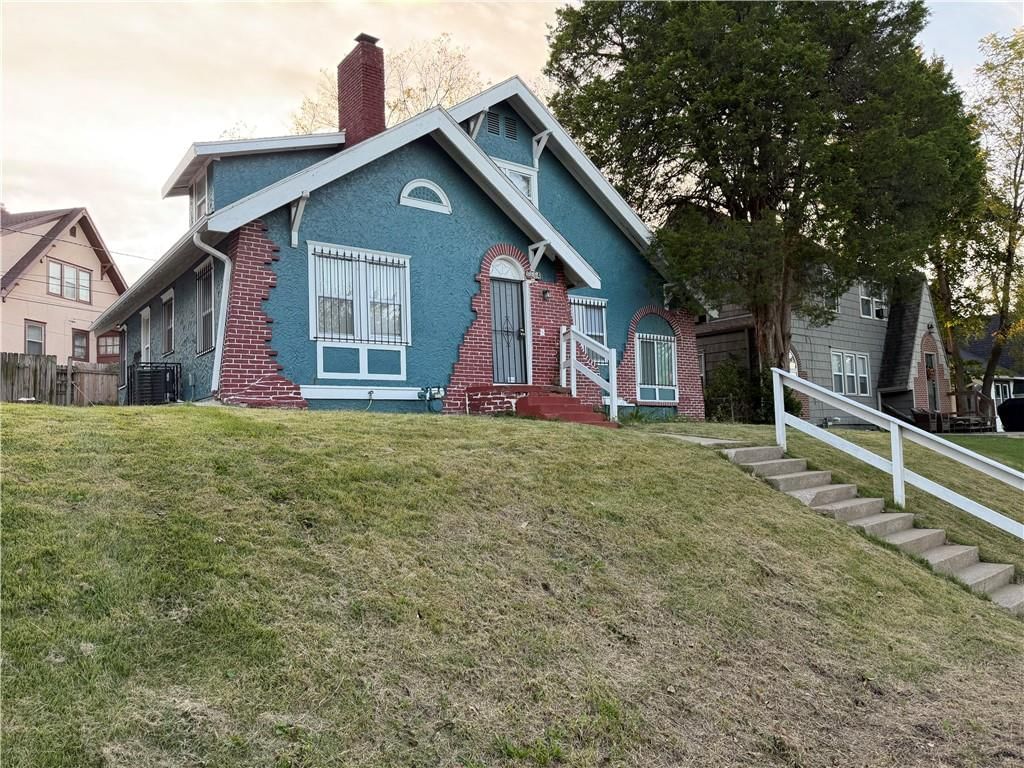 6664 Paseo Boulevard, Kansas City, MO